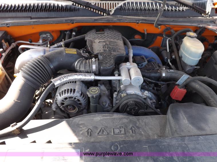 image for item H9115 2002 Chevrolet Silverado 2500HD utility truck