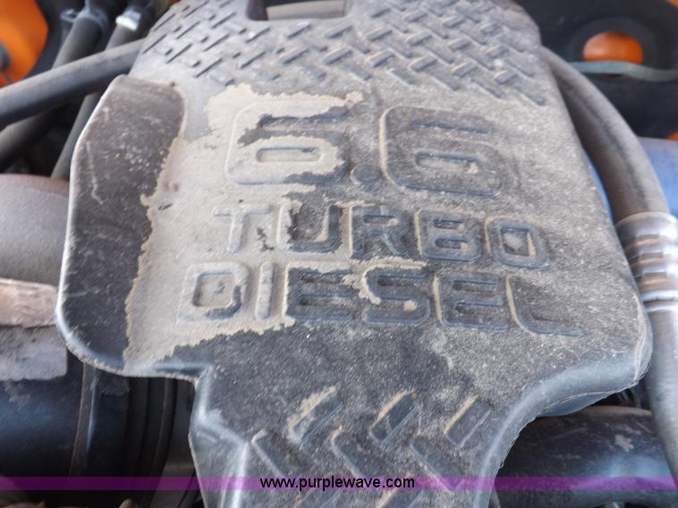 image for item H9115 2002 Chevrolet Silverado 2500HD utility truck