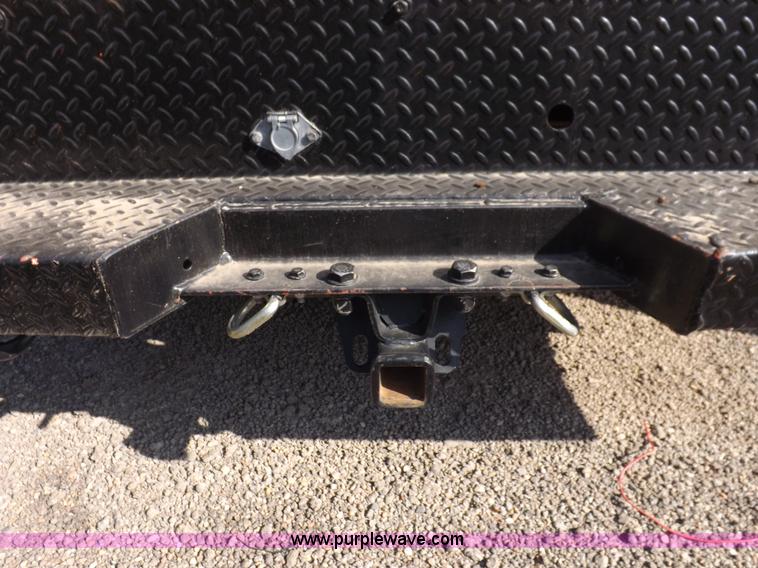 image for item H9115 2002 Chevrolet Silverado 2500HD utility truck