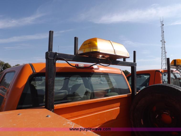 image for item H9115 2002 Chevrolet Silverado 2500HD utility truck