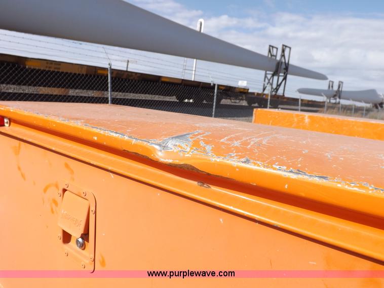 image for item H9115 2002 Chevrolet Silverado 2500HD utility truck