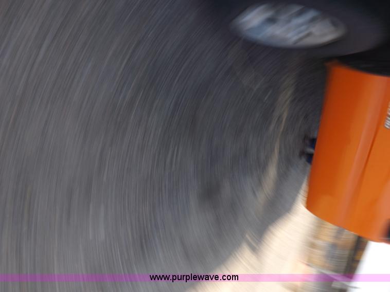 image for item H9115 2002 Chevrolet Silverado 2500HD utility truck