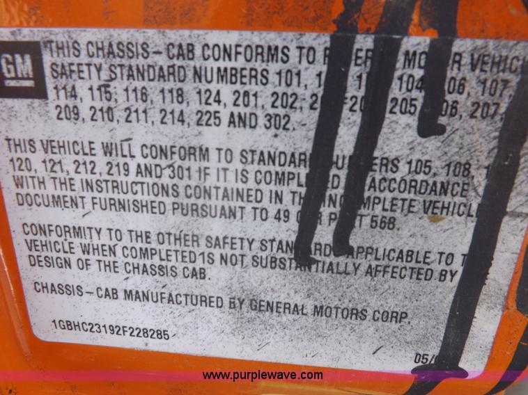 image for item H9115 2002 Chevrolet Silverado 2500HD utility truck