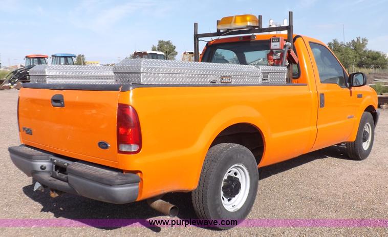 image for item H9116 2003 Ford F250 Super Duty XL pickup truck