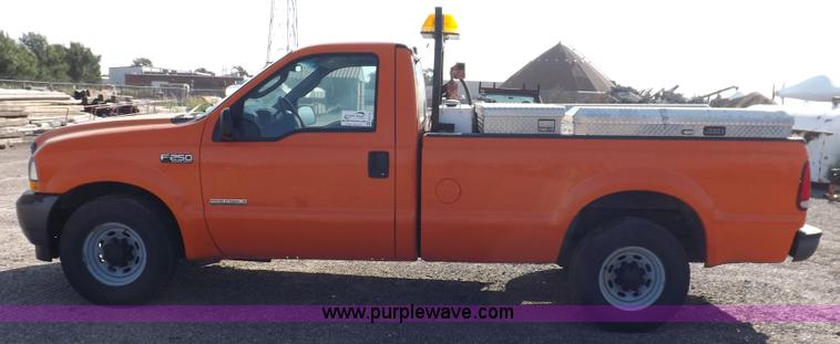 image for item H9116 2003 Ford F250 Super Duty XL pickup truck