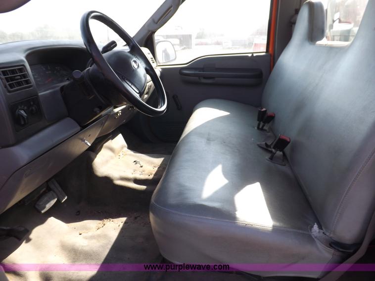 image for item H9116 2003 Ford F250 Super Duty XL pickup truck