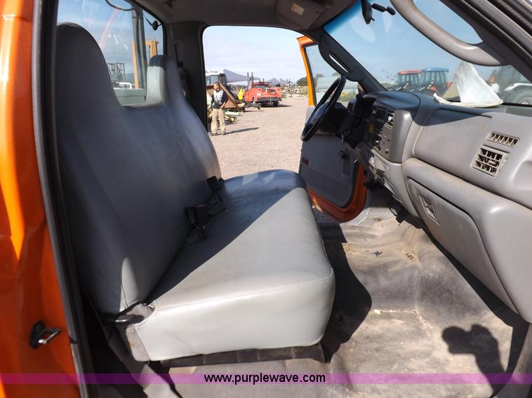 image for item H9116 2003 Ford F250 Super Duty XL pickup truck