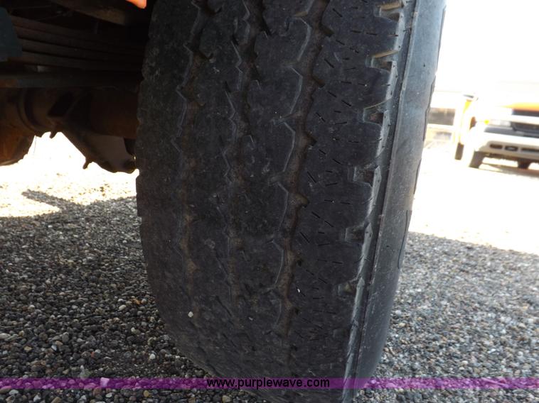 image for item H9116 2003 Ford F250 Super Duty XL pickup truck