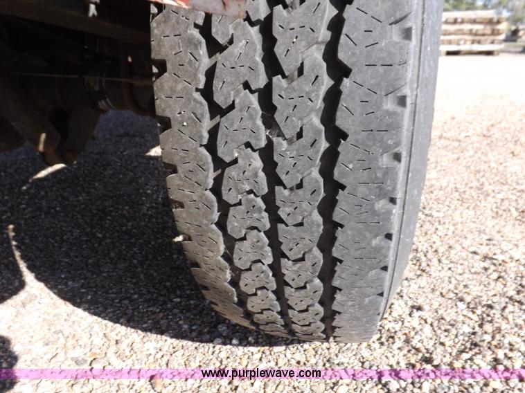 image for item H9116 2003 Ford F250 Super Duty XL pickup truck