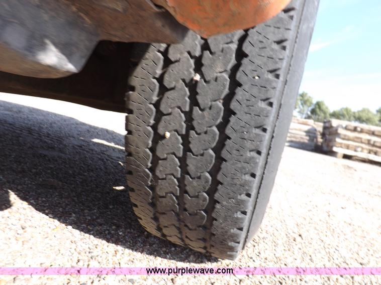 image for item H9116 2003 Ford F250 Super Duty XL pickup truck