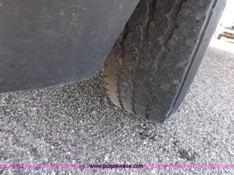 image for item H9116 2003 Ford F250 Super Duty XL pickup truck