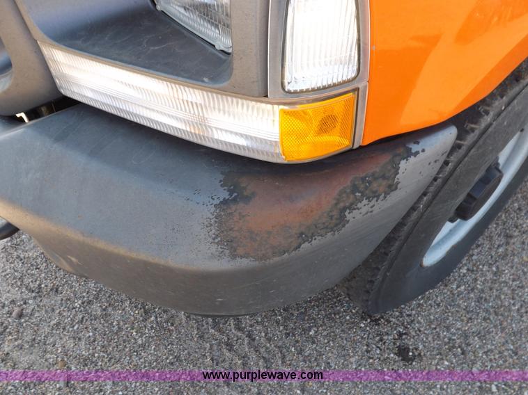 image for item H9116 2003 Ford F250 Super Duty XL pickup truck