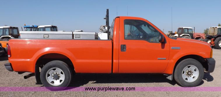 image for item H9117 2006 Ford F250 Super Duty XL pickup truck