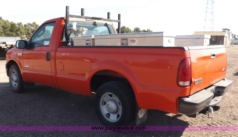 image for item H9117 2006 Ford F250 Super Duty XL pickup truck