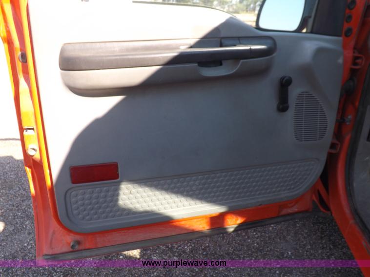 image for item H9117 2006 Ford F250 Super Duty XL pickup truck