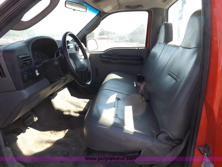 image for item H9117 2006 Ford F250 Super Duty XL pickup truck