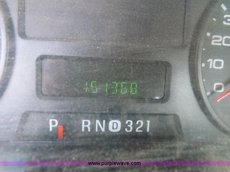 image for item H9117 2006 Ford F250 Super Duty XL pickup truck