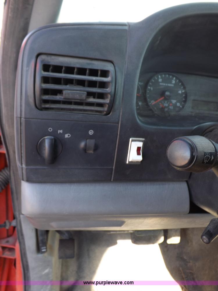 image for item H9117 2006 Ford F250 Super Duty XL pickup truck