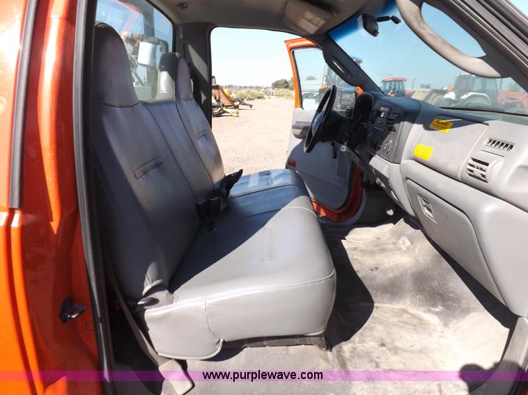 image for item H9117 2006 Ford F250 Super Duty XL pickup truck