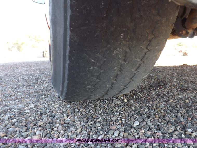 image for item H9117 2006 Ford F250 Super Duty XL pickup truck