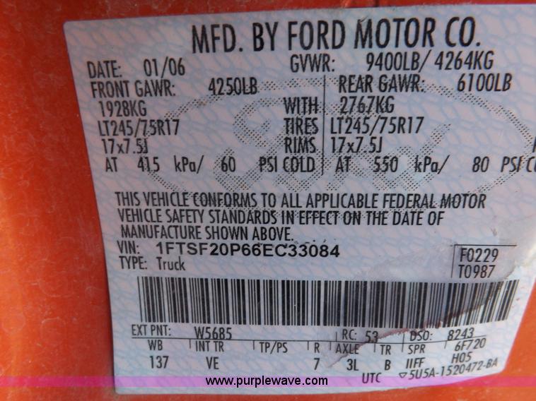 image for item H9117 2006 Ford F250 Super Duty XL pickup truck