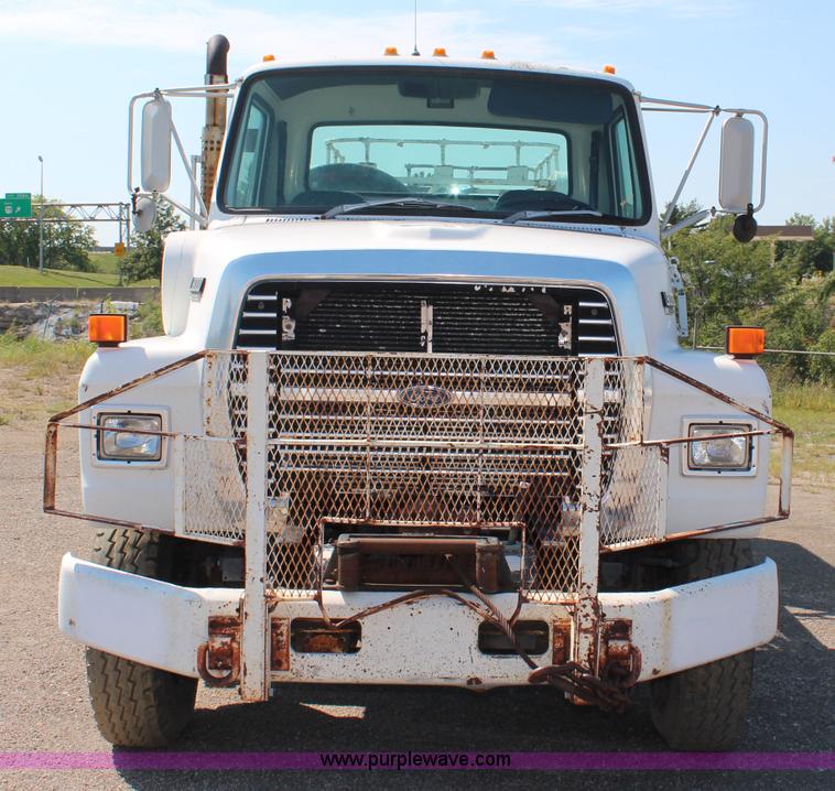 image for item I5806 1990 Ford L8000 utility truck