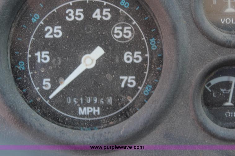 image for item I5806 1990 Ford L8000 utility truck