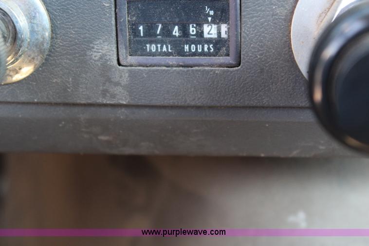 image for item I5806 1990 Ford L8000 utility truck