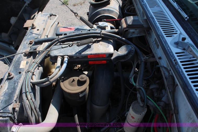 image for item I5806 1990 Ford L8000 utility truck