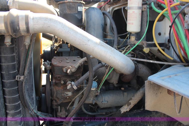 image for item I5806 1990 Ford L8000 utility truck