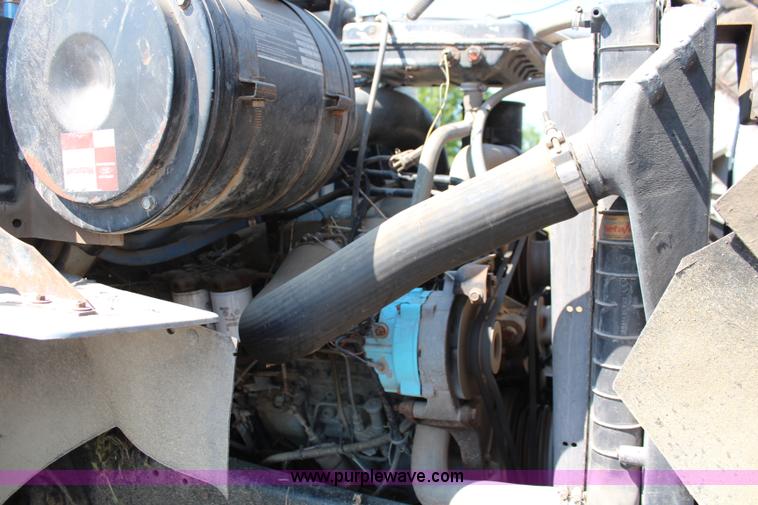 image for item I5806 1990 Ford L8000 utility truck