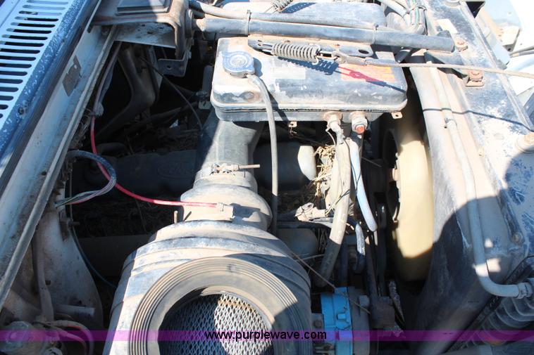 image for item I5806 1990 Ford L8000 utility truck