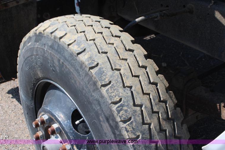 image for item I5806 1990 Ford L8000 utility truck