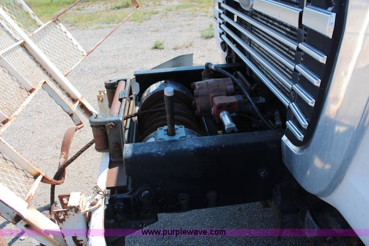 image for item I5806 1990 Ford L8000 utility truck