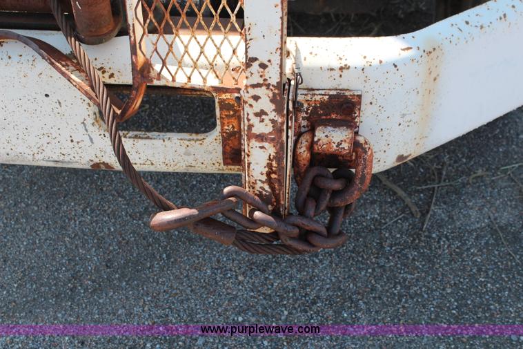 image for item I5806 1990 Ford L8000 utility truck