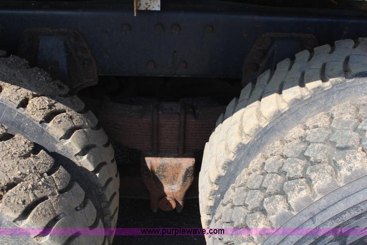 image for item I5806 1990 Ford L8000 utility truck