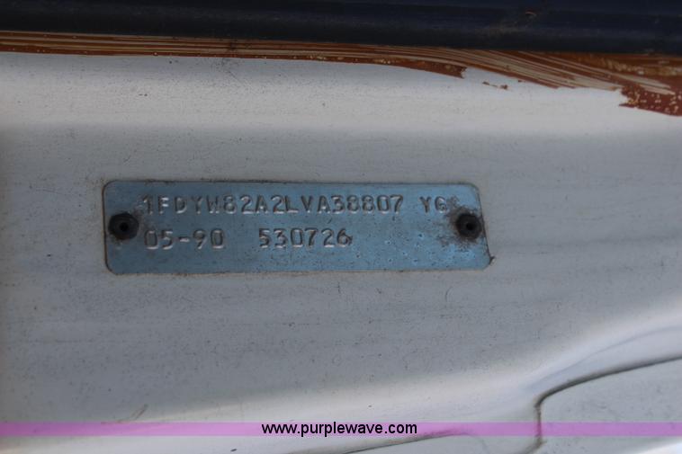 image for item I5806 1990 Ford L8000 utility truck