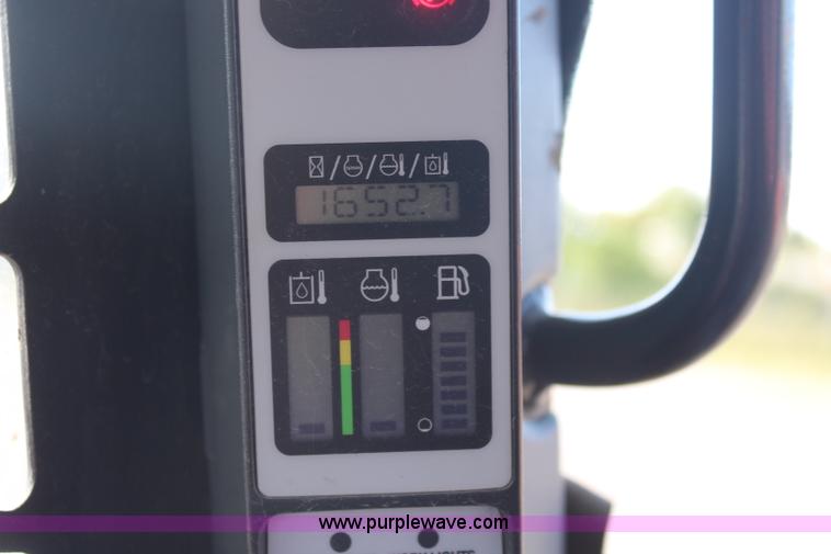 image for item I5811 2007 New Holland L190 skid steer