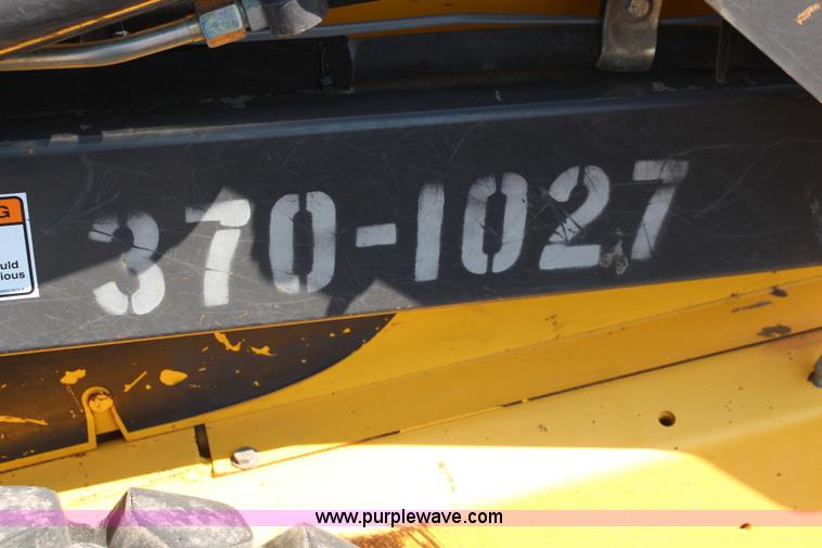 image for item I5811 2007 New Holland L190 skid steer