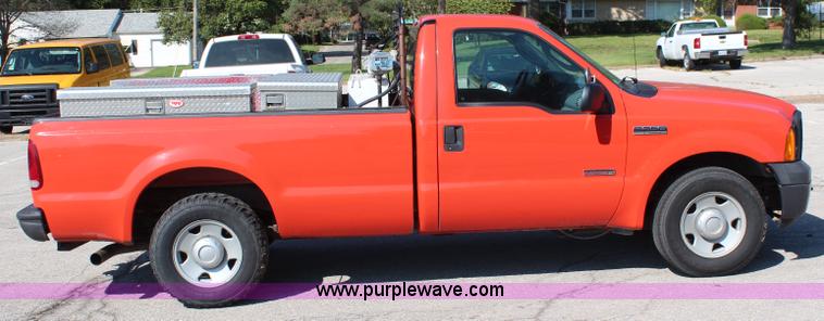 image for item I5818 2006 Ford F250 Super Duty XL pickup truck