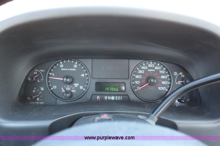 image for item I5818 2006 Ford F250 Super Duty XL pickup truck