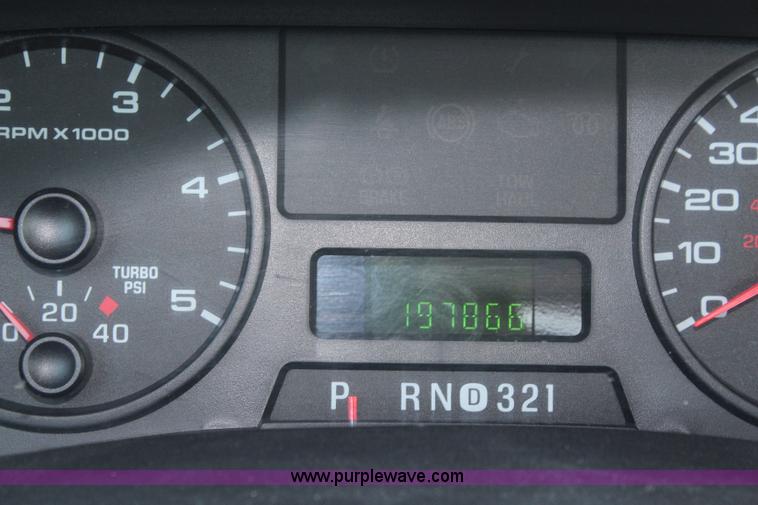 image for item I5818 2006 Ford F250 Super Duty XL pickup truck