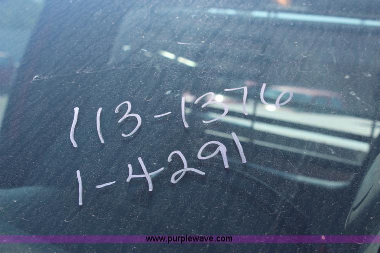 image for item I5818 2006 Ford F250 Super Duty XL pickup truck