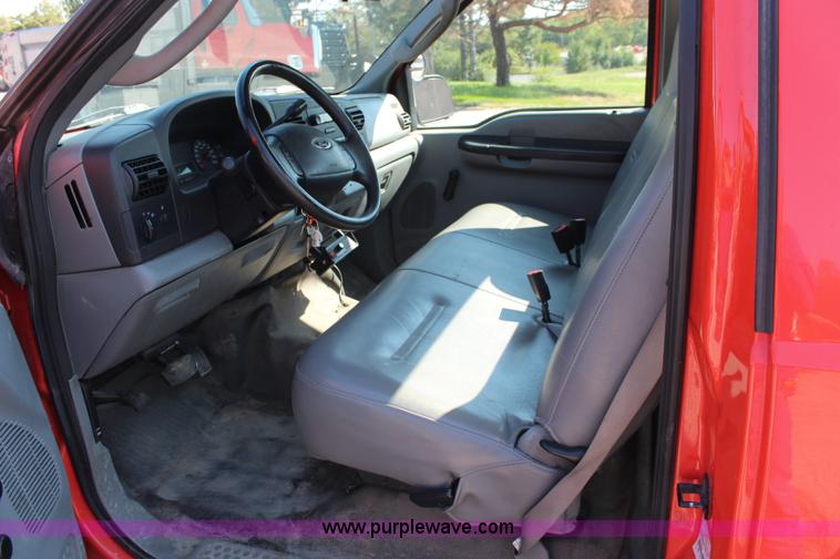 image for item I5819 2006 Ford F250 Super Duty XL pickup truck