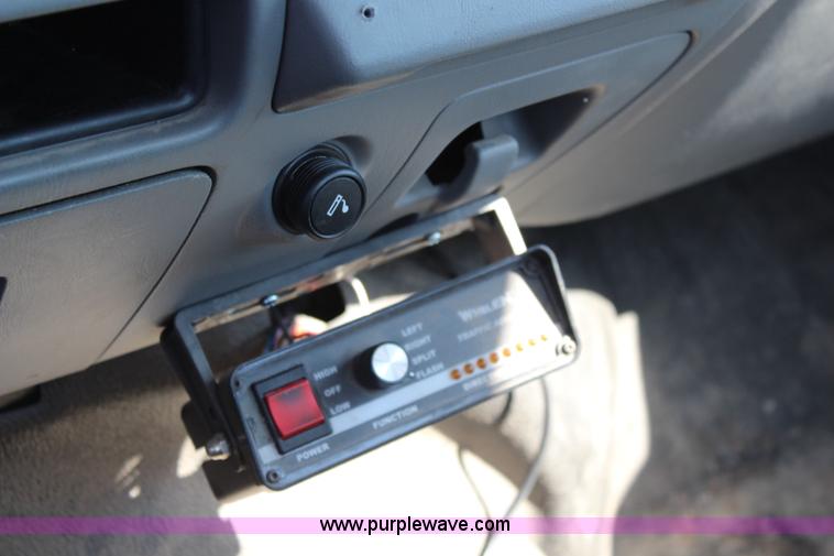 image for item I5819 2006 Ford F250 Super Duty XL pickup truck