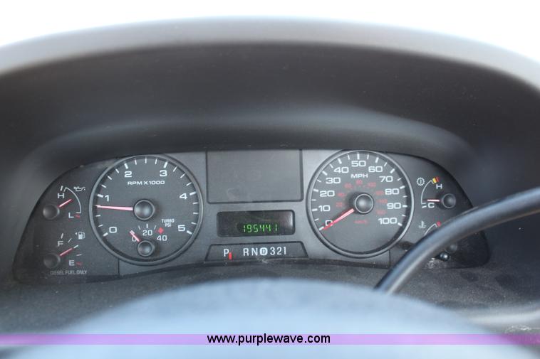 image for item I5819 2006 Ford F250 Super Duty XL pickup truck