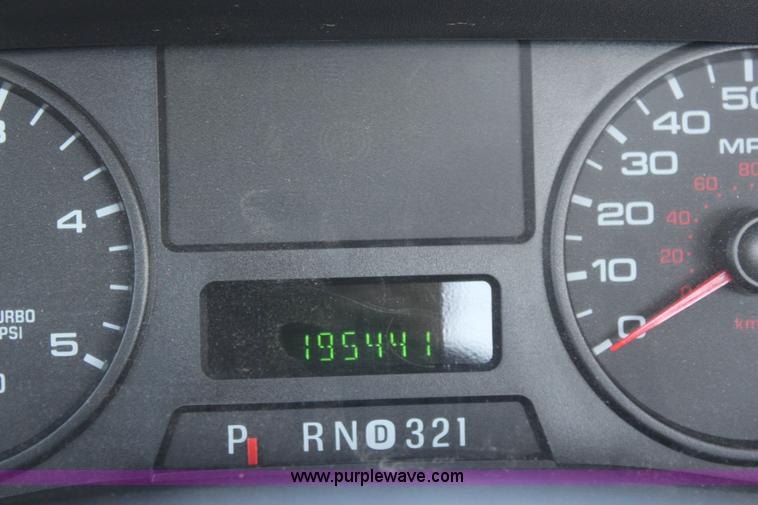 image for item I5819 2006 Ford F250 Super Duty XL pickup truck