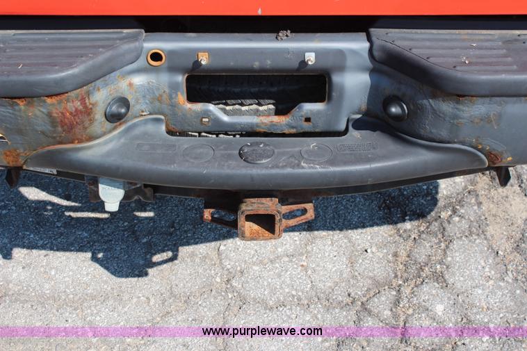 image for item I5819 2006 Ford F250 Super Duty XL pickup truck