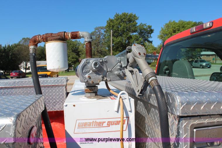 image for item I5819 2006 Ford F250 Super Duty XL pickup truck