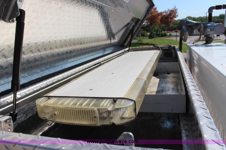 image for item I5819 2006 Ford F250 Super Duty XL pickup truck